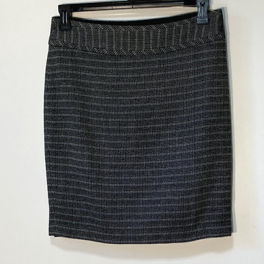 The Limited SZ 8 Neutral Black & ivory cotton blend  textured weaved  pencil ski